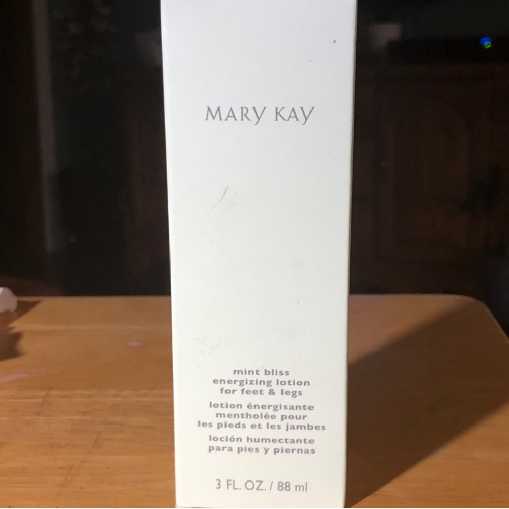 Mary Kay Mint Bliss Lotion - Refreshing Green